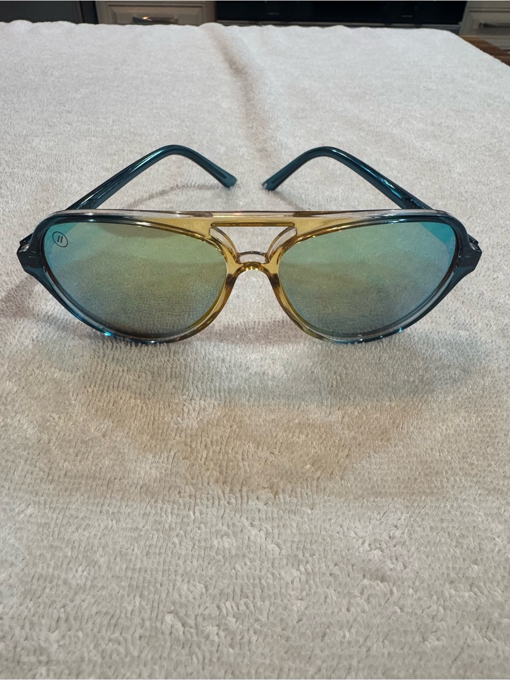Blenders Skyway Bahama Channels polarized green mirrored sunglasses